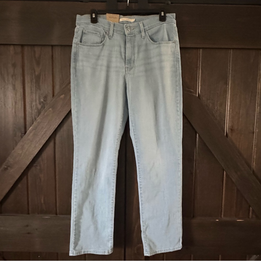 Levi’s Light Wash Classic Straight Leg Jeans 10 short 30x28